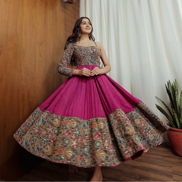 Indian wear - Picture 1 of 2